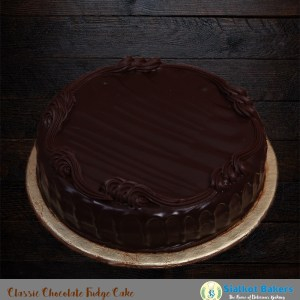 Classic-Chocolate-Fudge-Cake